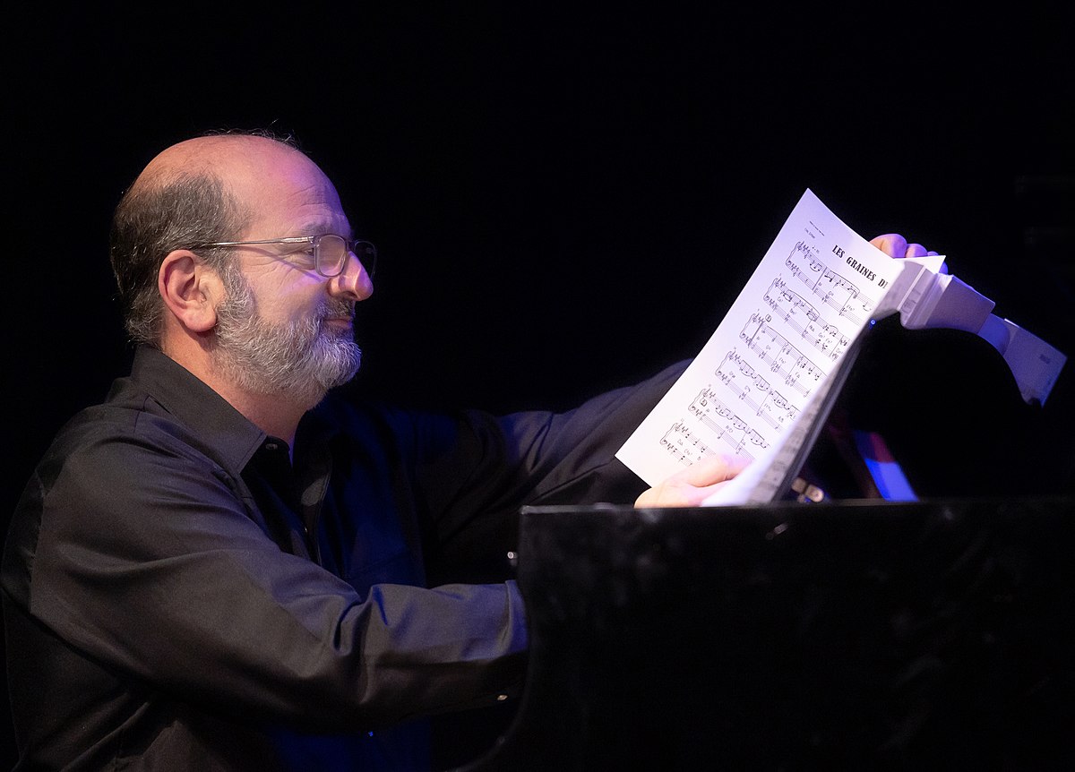 Patrick_Villanueva_en_concert,_février_2022